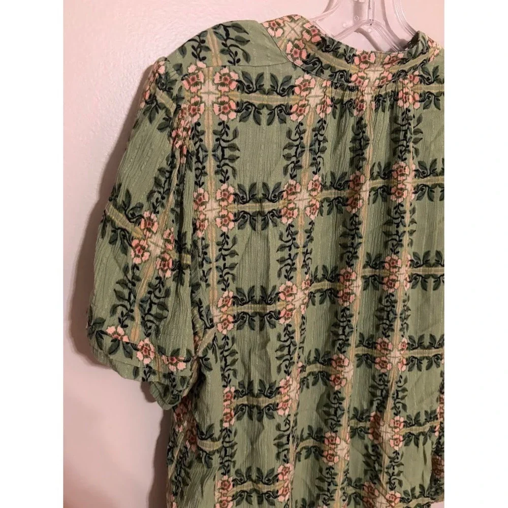 LOFT Petites Sage Green Floral Lattice Split Neck Puff Sleeve Blouse MP 10319